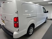 Vauxhall Vivaro 1.5 Vivaro 2900 Sportive S/S 32