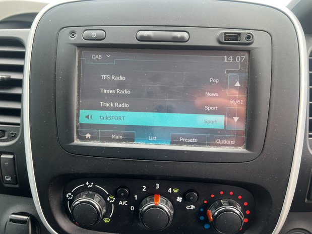 Renault Trafic SWB L1H1 (SOLD) Sportive SL27 Air Con Alloys Nav Sensors EURO 6 NO VAT 35