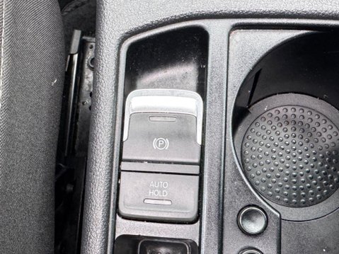 Volkswagen Touran 1.6 TDI BlueMotion Tech SE Family DSG Euro 6 (s/s) 5dr 33