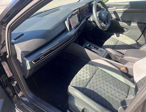 Volkswagen Golf 2.0 Golf R-Line TDI Semi-Auto 5dr 42