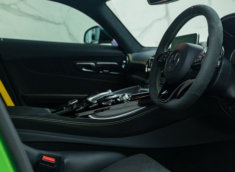 Mercedes-Benz AMG GT R 13