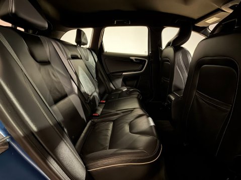 Volvo XC60 D5 R-DESIGN LUX NAV AWD 18