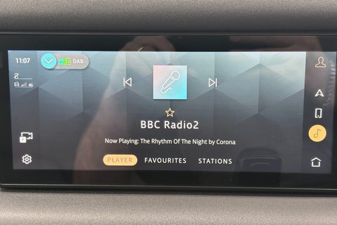 Land Rover Defender 110 D250 Hard Top SE MHEV - Deployable Towbar 28