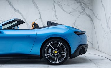 Ferrari Roma SPIDER 33
