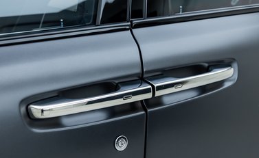 Rolls-Royce Cullinan Black Badge 40