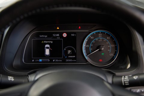 Nissan LEAF TEKNA 15