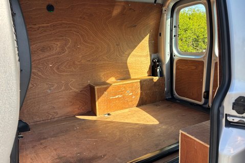 Volkswagen Caddy C20 102 ps Tdi Highline Panel Van - No VAT - Sat Nav 9