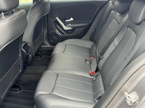 Mercedes-Benz A Class A 180 SPORT EXECUTIVE MHEV 33