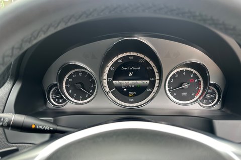 Mercedes-Benz E Class E200 CGI BLUEFF SPORT COUPE AUTOMATIC - LOW MILEAGE -FULL SERVICE HISTORY  30