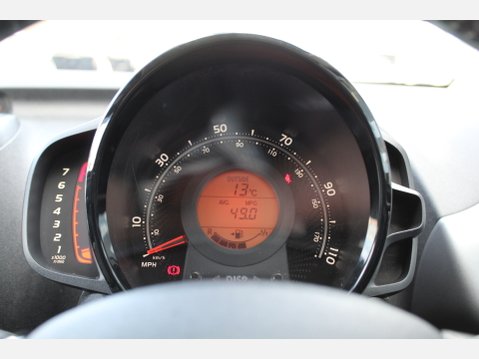 Toyota Aygo VVT-I X-TREND 8