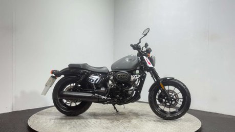 Hyosung GV AQUILA 2021 ONLY 2K NEW MOT SERVICED CRUISER 125CC 1