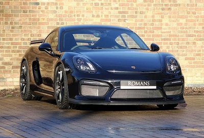 Porsche Cayman GT4