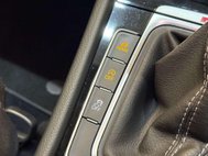 Volkswagen Golf 2.0 TSI R Hatchback 3dr Petrol DSG 4Motion Euro 6 (s/s) (310 ps) 51