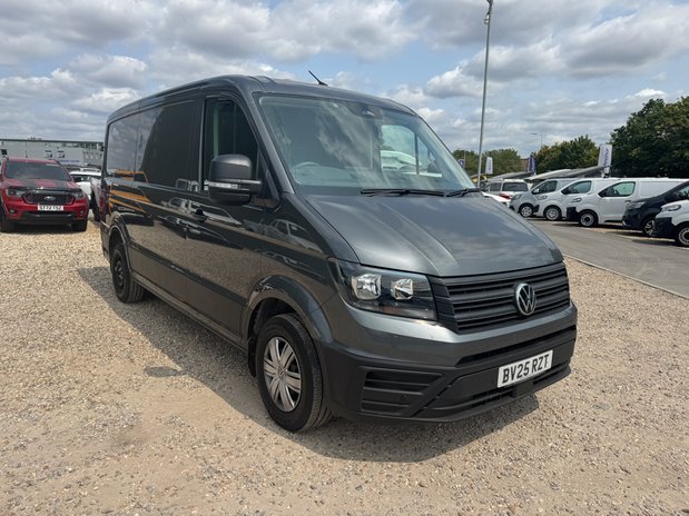 Volkswagen Crafter MWB L2H2 Low Roof Commerce Plus Air Con Sensors EURO 6 4