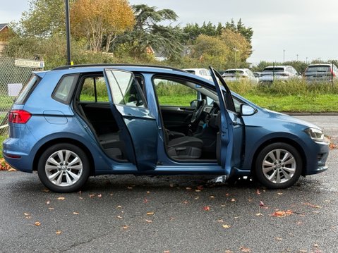 Volkswagen Golf SV SE TSI 3