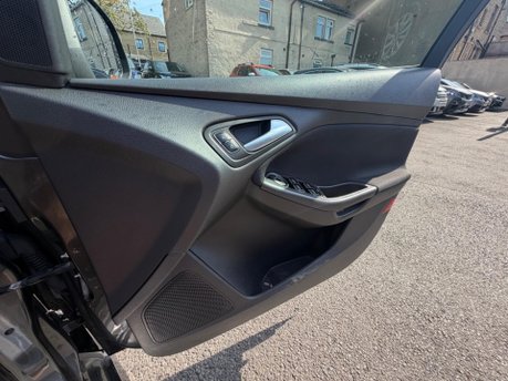 Ford Focus ST-LINE X 15