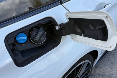 BMW 3 Series 320D XDRIVE M SPORT SHADOW EDITION TOURING -PAN ROOF -PRO MEDIA -APPLE CARP 70