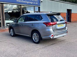 Mitsubishi Outlander 2.4 Outlander Design PHEV CVT 4WD 5dr 9
