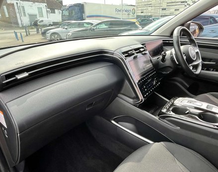 Hyundai TUCSON 1.6 Tucson Premium TGDi HEV Auto 5dr 17