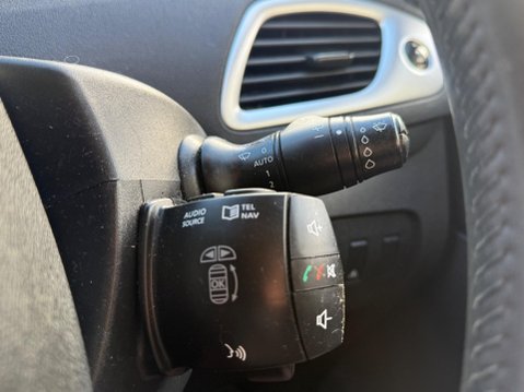 Renault Scenic 1.6 VVT Dynamique Euro 5 5dr 13