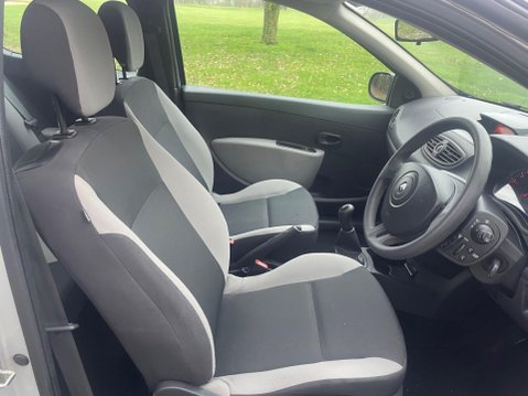 Renault Clio 1.2 Bizu Euro 5 3dr 23