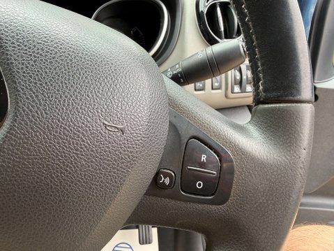Renault Trafic 1.6 Trafic SL27 Sport Nav dCi 76
