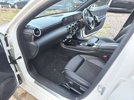 Mercedes-Benz A Class 1.5 A180d Sport (Executive) Hatchback 5dr Diesel 7G-DCT Euro 6 (s/s) (116 p 39
