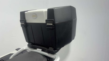 Triumph Explorer 1215 2015 25K STUNNING ADVENTURE BIKE FULL LUGGAGE DO ANYTHING BIKE 37