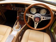 MG B ROADSTER 27