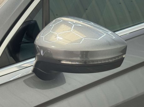 Volkswagen Tiguan 2.0 Tiguan SEL TDI 4Motion Semi-Auto 4WD 5dr 30