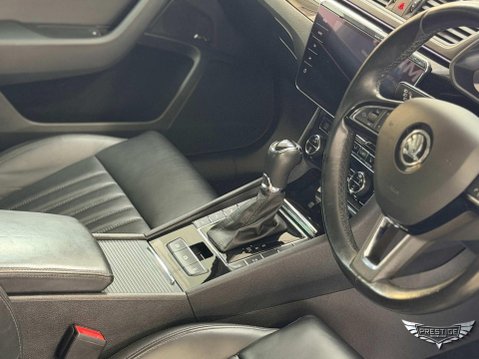 Skoda Superb 2.0 TDI Laurin & Klement DSG Euro 6 (s/s) 5dr 28