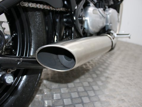 Triumph Bobber BONNEVILLE BOBBER 25