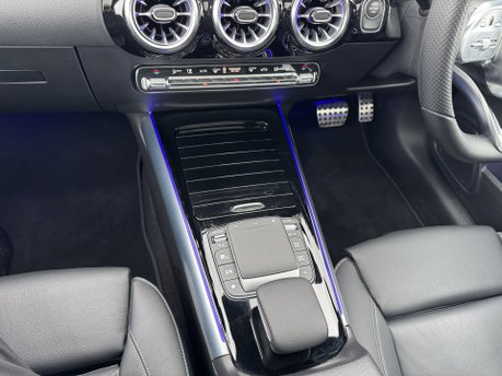 Mercedes-Benz GLA Class GLA 250e Exclusive Edition Premium Plus Petrol Hybrid Auto PANROOF/SAT NAV 14