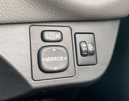 Toyota Yaris 1.5 Yaris Icon Tech VVT-i 5dr 49