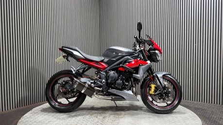 Triumph Street Triple R 2013 ONLY 21K QUICK SHIFTER, LOADS OF EXTRAS, LONG MOT 1