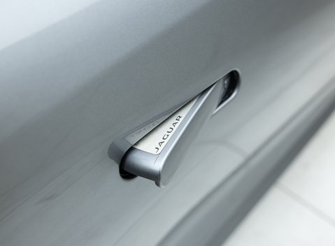 Jaguar F-Type SVR Convertible 46