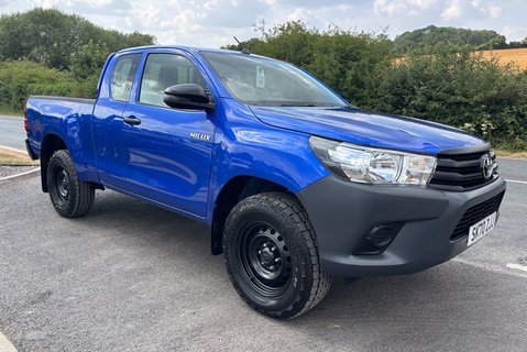 Toyota Hilux Active 4WD D-4D ECB Pickup 5