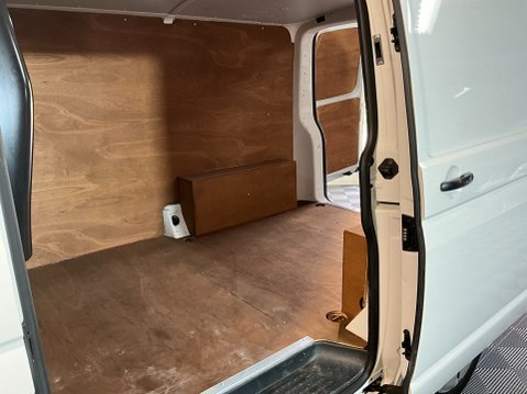 Volkswagen Transporter T28 TDI P/V STARTLINE 8