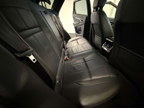 Land Rover Range Rover Evoque 2.0 Range Rover Evoque R-Dynamic SE D MHEV Auto 4WD 5dr 33