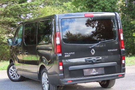 Renault Trafic 1.6 dCi ENERGY 27 Sport Nav Minibus Double Cab 5dr Diesel Manual SWB Euro 6 6
