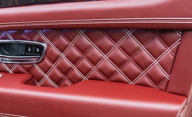 Bentley Bentayga Hybrid First Edition 28