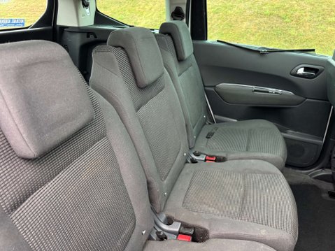Peugeot 5008 1.6 5008 Allure e-HDi Semi-Auto 5dr 7