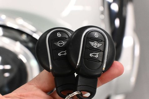 Mini Hatch 1.5 Cooper Sport Auto 5dr 43