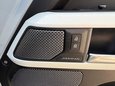 Land Rover Defender X-DYNAMIC S MHEV 39