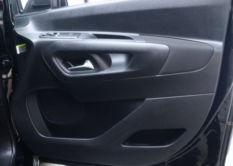 Vauxhall Combo Life Combo Life Design EV 5dr 39