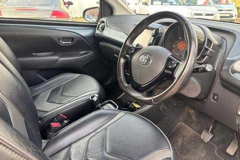 Toyota Aygo VVT-I X-CLUSIV 3.. AUTOMATIC.. FULL LEATHER.. SAT NAV.. REVERSING CAMERA.. 34