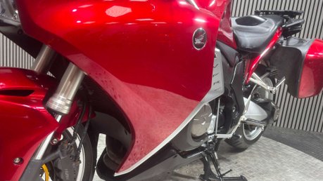Honda VFR1200F VFR 1200 2014 ONLY 26K LUGGAGE NEW MOT WARRANTY TOURER 49