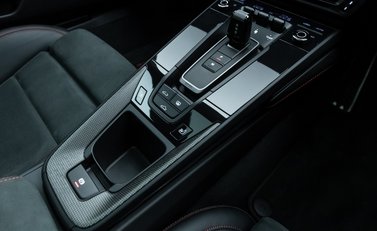 Porsche 911 Carrera GTS (992) 21