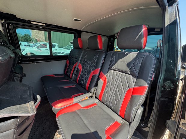 Volkswagen Transporter Crew Cab [SOLD KH] AUTO SWB L1H1 T32 Sportline Air Con Alloys Sensors EURO 13