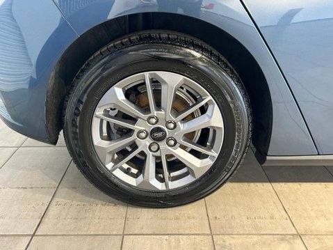 Ford Focus 1.0T EcoBoost MHEV Titanium Euro 6 (s/s) 5dr 11